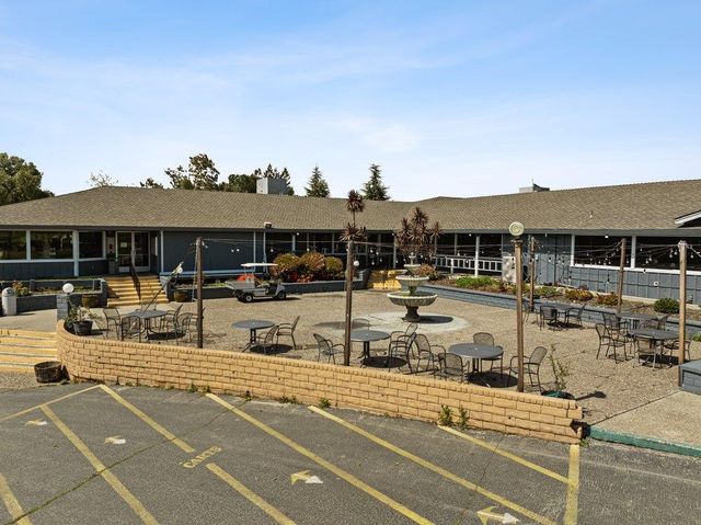 913 Ridgemark Drive, Hollister, CA 95023