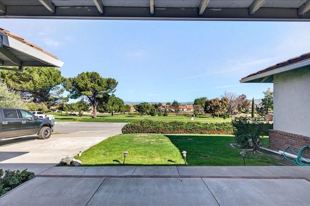 913 Ridgemark Drive, Hollister, CA 95023