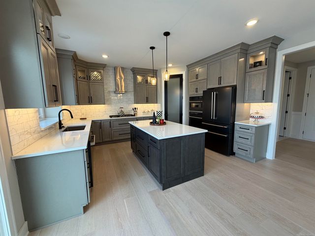 15973 Via Colico, Macomb, MI 48042