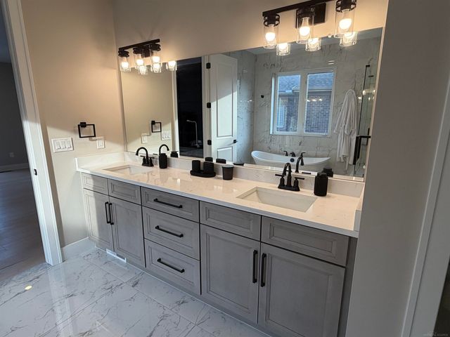 15973 Via Colico, Macomb, MI 48042