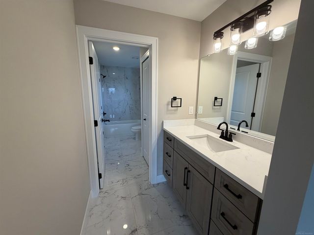 15973 Via Colico, Macomb, MI 48042