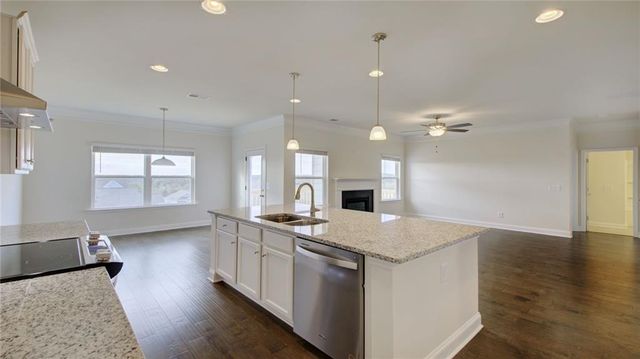 5191 Woodline View Circle, Auburn, GA 30011