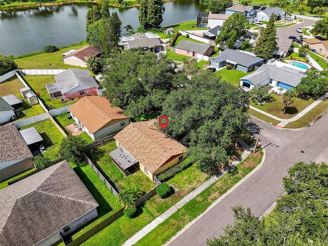 907 OLD FIELD DRIVE, Brandon, FL 33511
