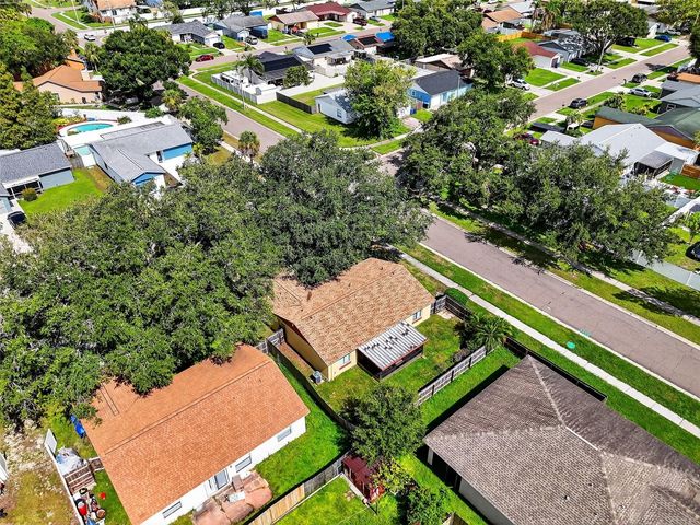 907 OLD FIELD DRIVE, Brandon, FL 33511