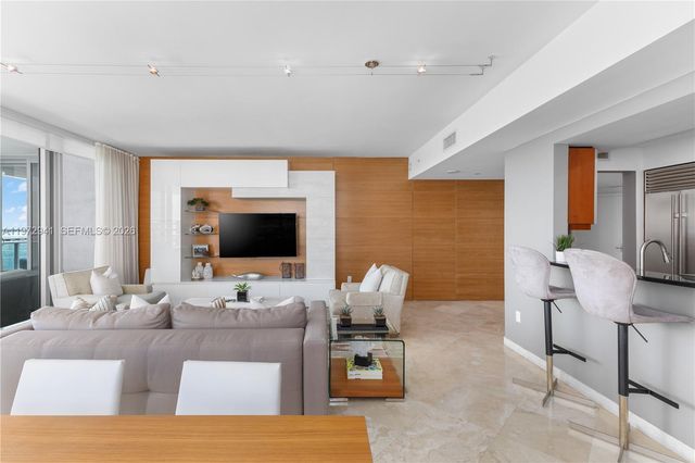 1331 Brickell Bay Dr 1901, Miami, FL 33131