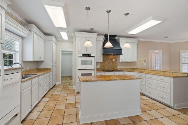 60 Grand Blvd, Hattiesburg, MS 39402