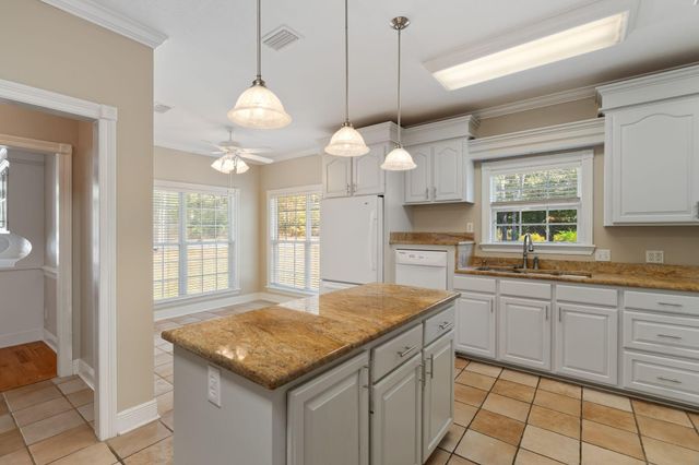 60 Grand Blvd, Hattiesburg, MS 39402