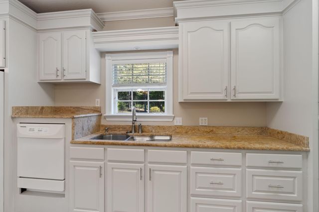 60 Grand Blvd, Hattiesburg, MS 39402