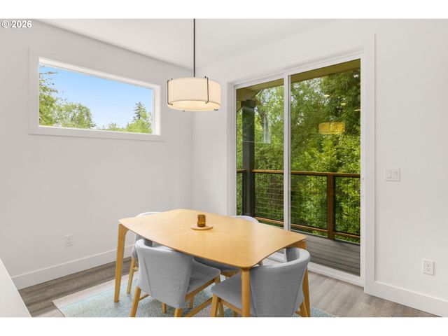 939 Se ROBERTS Ave, Gresham, OR 97080