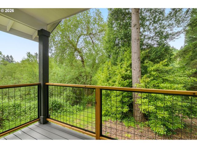 939 Se ROBERTS Ave, Gresham, OR 97080