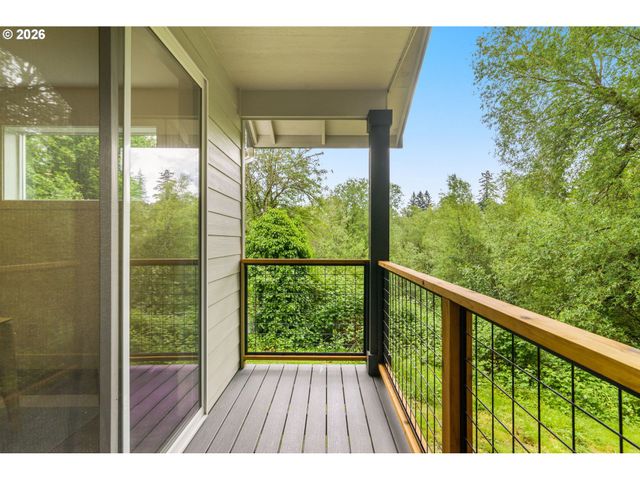 939 Se ROBERTS Ave, Gresham, OR 97080