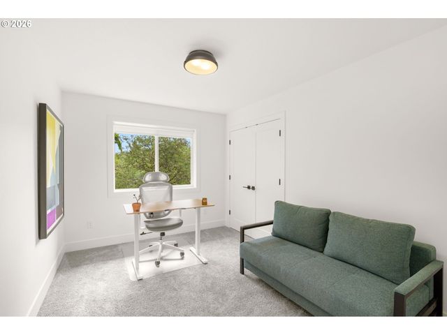939 Se ROBERTS Ave, Gresham, OR 97080
