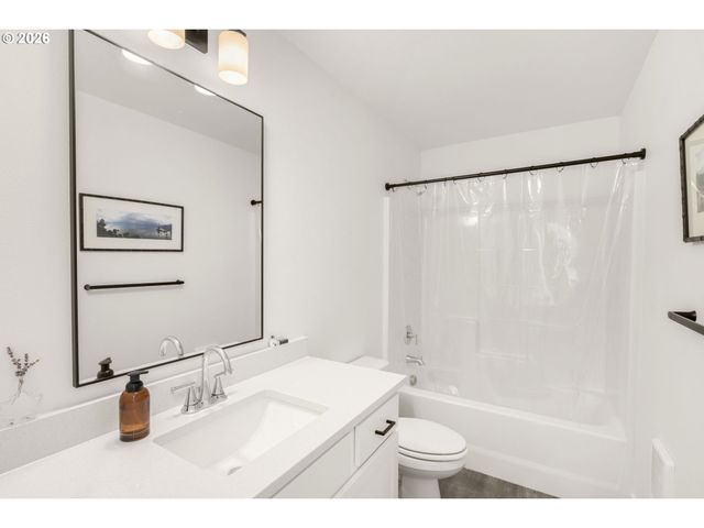939 Se ROBERTS Ave, Gresham, OR 97080