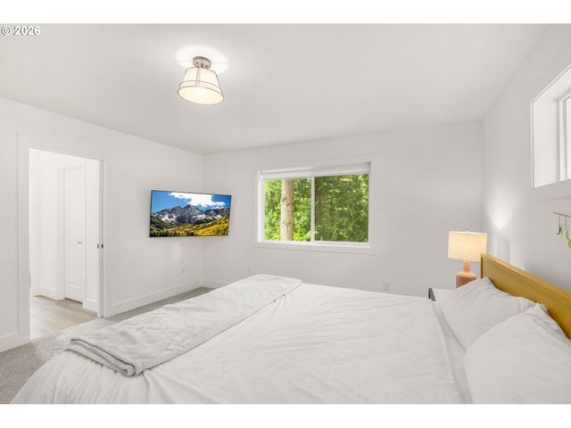 939 Se ROBERTS Ave, Gresham, OR 97080