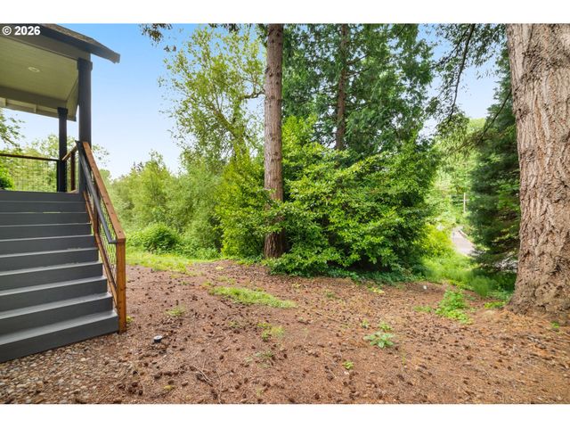 939 Se ROBERTS Ave, Gresham, OR 97080
