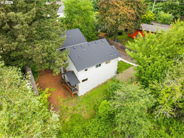 939 Se ROBERTS Ave, Gresham, OR 97080