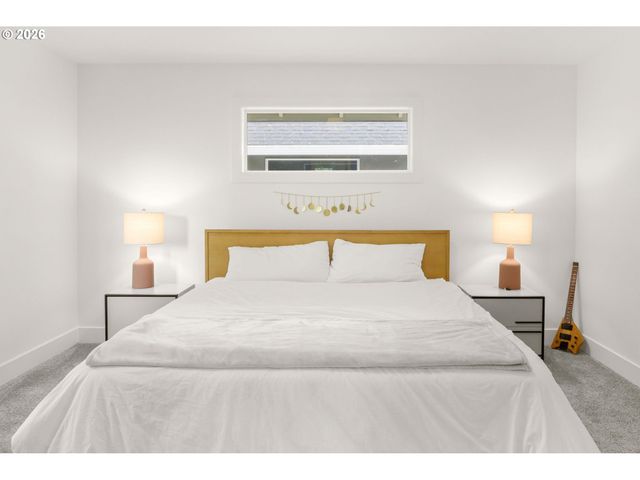 939 Se ROBERTS Ave, Gresham, OR 97080