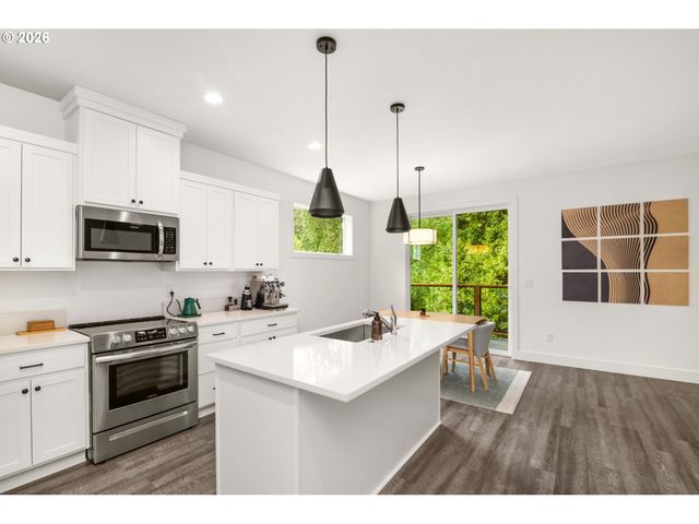 939 Se ROBERTS Ave, Gresham, OR 97080