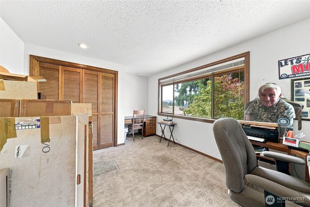 18916 SE 440th Street, Enumclaw, WA 98022