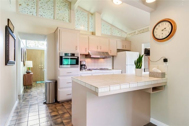 130 Sunridge Way, Redlands, CA 92373