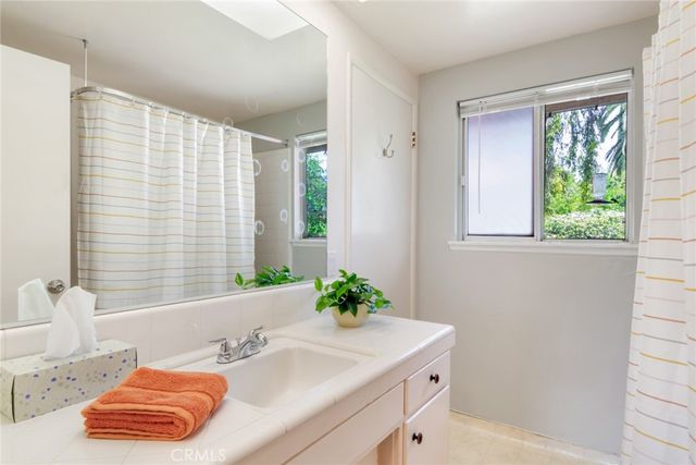 130 Sunridge Way, Redlands, CA 92373