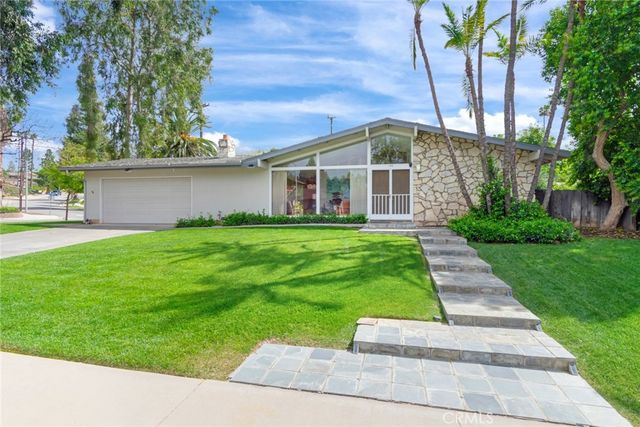 130 Sunridge Way, Redlands, CA 92373