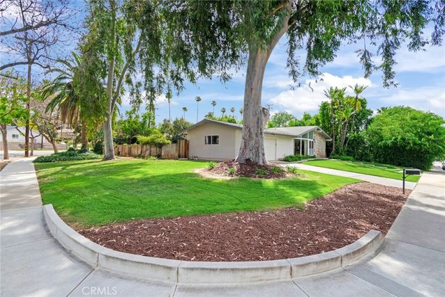 130 Sunridge Way, Redlands, CA 92373