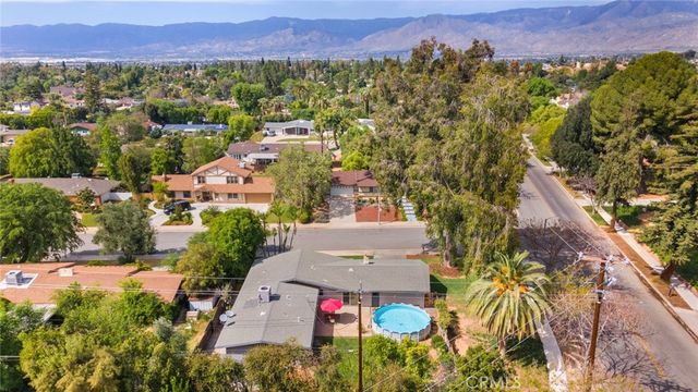 130 Sunridge Way, Redlands, CA 92373
