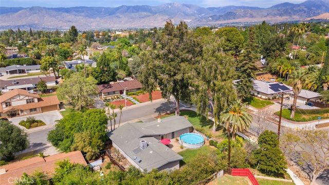 130 Sunridge Way, Redlands, CA 92373