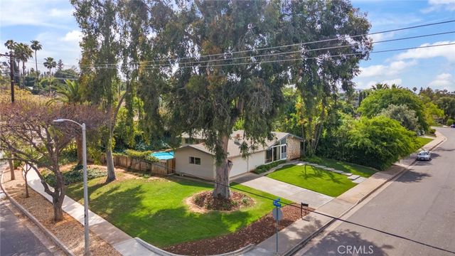 130 Sunridge Way, Redlands, CA 92373