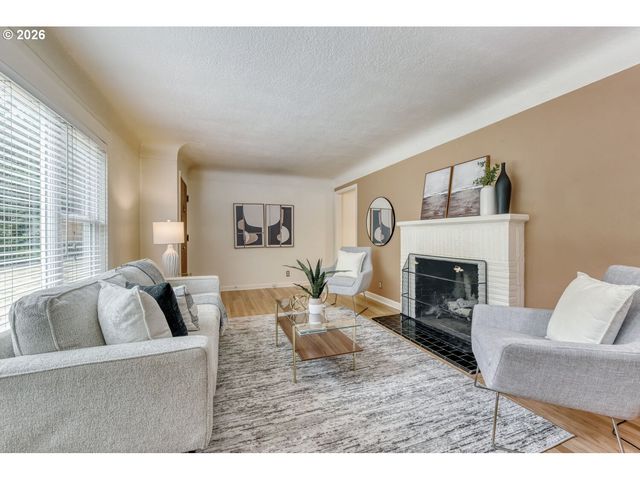 9314 Sw TERWILLIGER Blvd, Portland, OR 97219