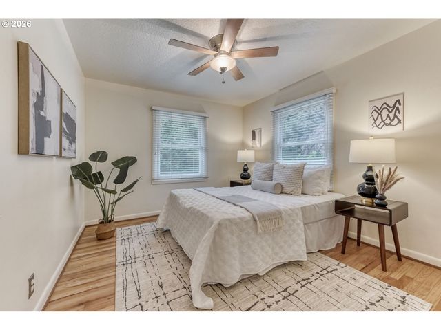 9314 Sw TERWILLIGER Blvd, Portland, OR 97219