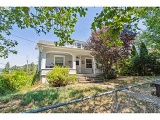 1224 Se COURT Ave, Roseburg, OR 97470