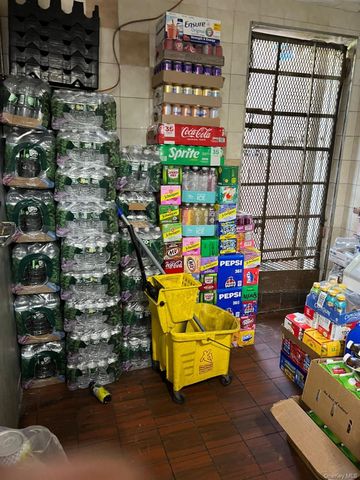 8445 164th Street, Jamaica Hills, NY 11432