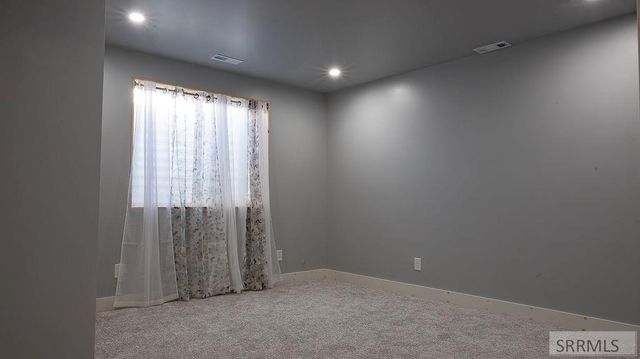 2475 E Pinnacle Drive, Idaho Falls, ID 83401