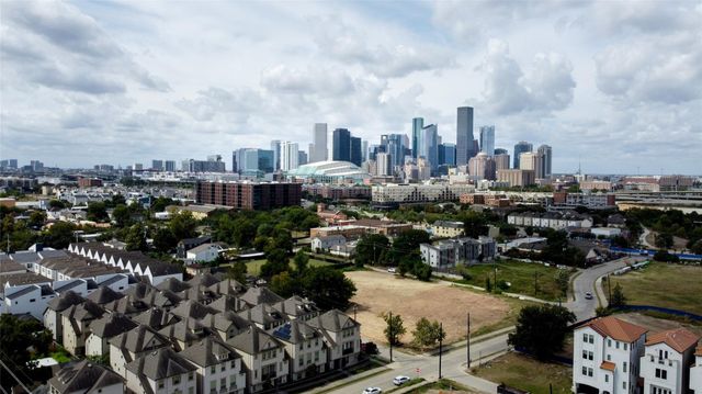 2706 Freund Street, Houston, TX 77003