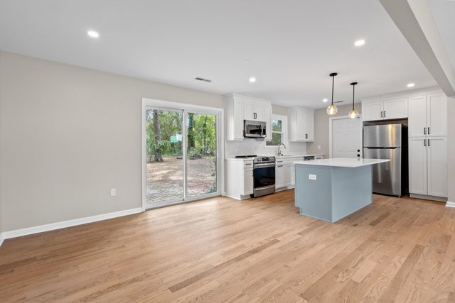 1072 Kentwood Circle, Charleston, SC 29412