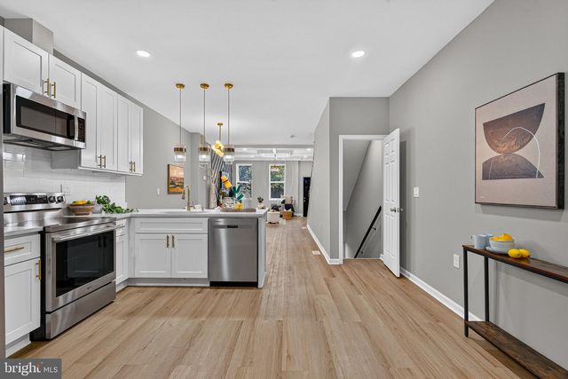 810 N CAREY ST, Baltimore, MD 21217