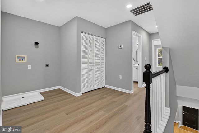 810 N CAREY ST, Baltimore, MD 21217