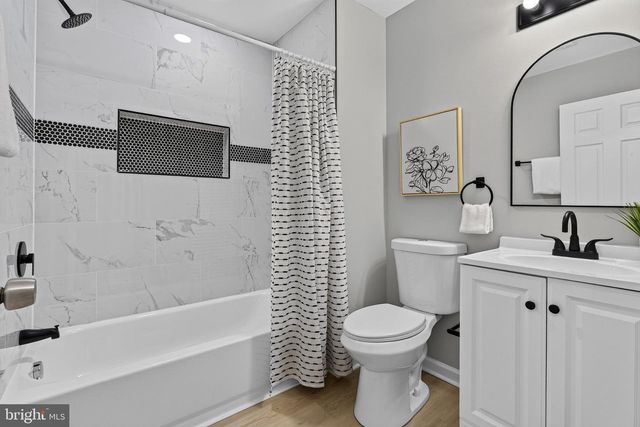 810 N CAREY ST, Baltimore, MD 21217
