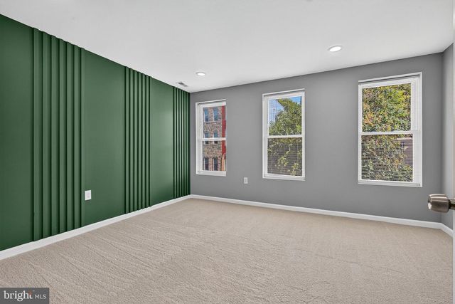 810 N CAREY ST, Baltimore, MD 21217