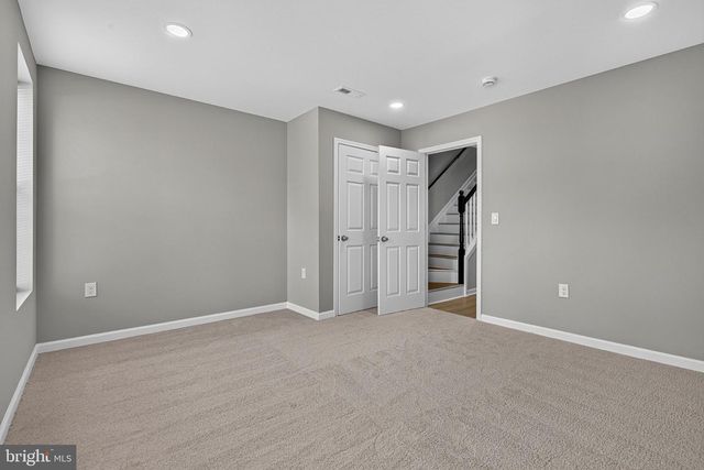 810 N CAREY ST, Baltimore, MD 21217