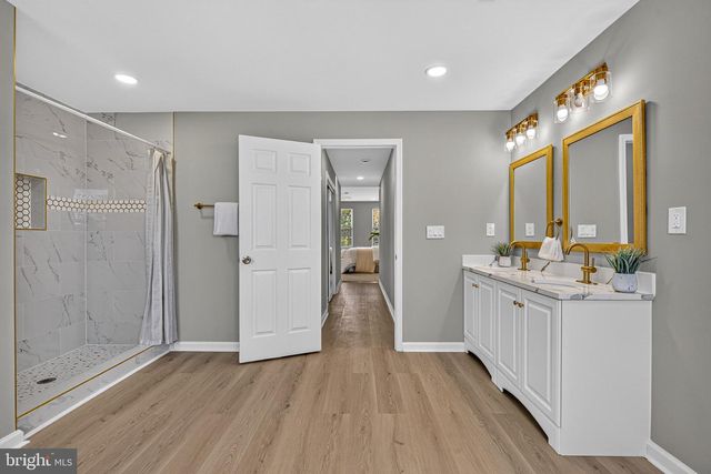 810 N CAREY ST, Baltimore, MD 21217