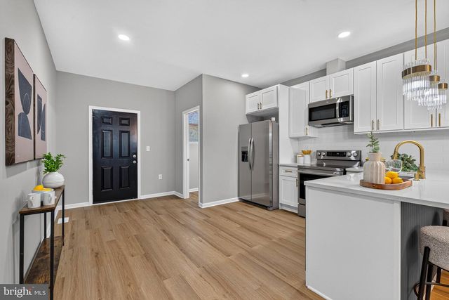 810 N CAREY ST, Baltimore, MD 21217