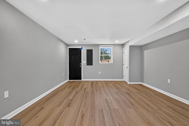 810 N CAREY ST, Baltimore, MD 21217