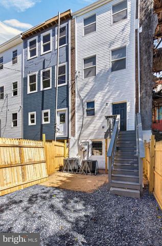 810 N CAREY ST, Baltimore, MD 21217