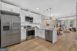 810 N CAREY ST, Baltimore, MD 21217