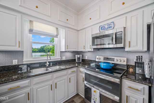 3412 Queen Ann Drive E, Clayton, NC 27527