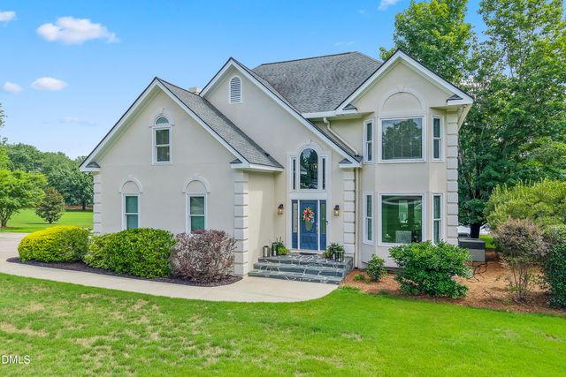 3412 Queen Ann Drive E, Clayton, NC 27527
