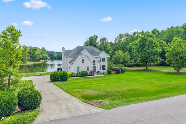 3412 Queen Ann Drive E, Clayton, NC 27527